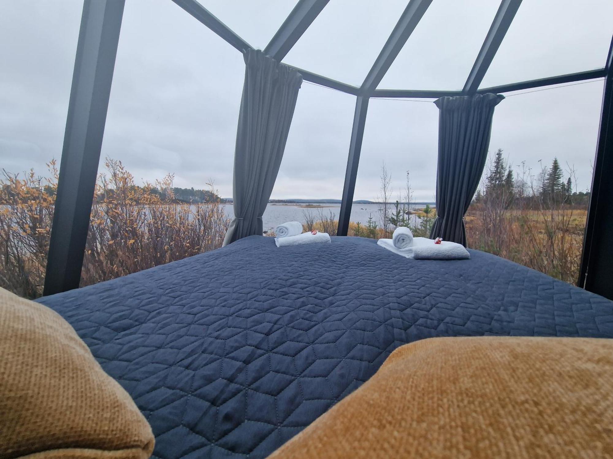 Aurora River Camp Glass Igloos & Cabins Kiruna Extérieur photo